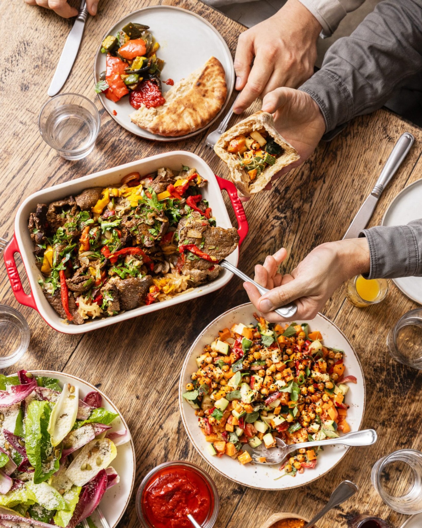 Madklubben frokost - forskellige retter og deling
